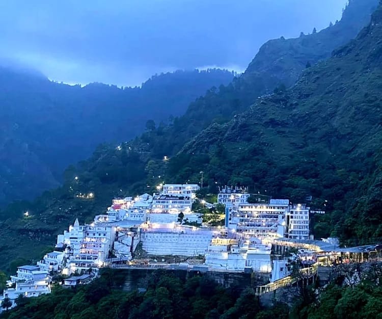 vaishnodevi patnitop package from jammu 4 Days / 3 Nights