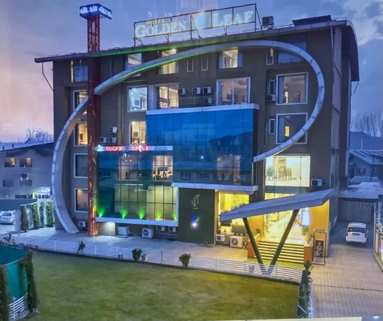 Hotel golden leaf